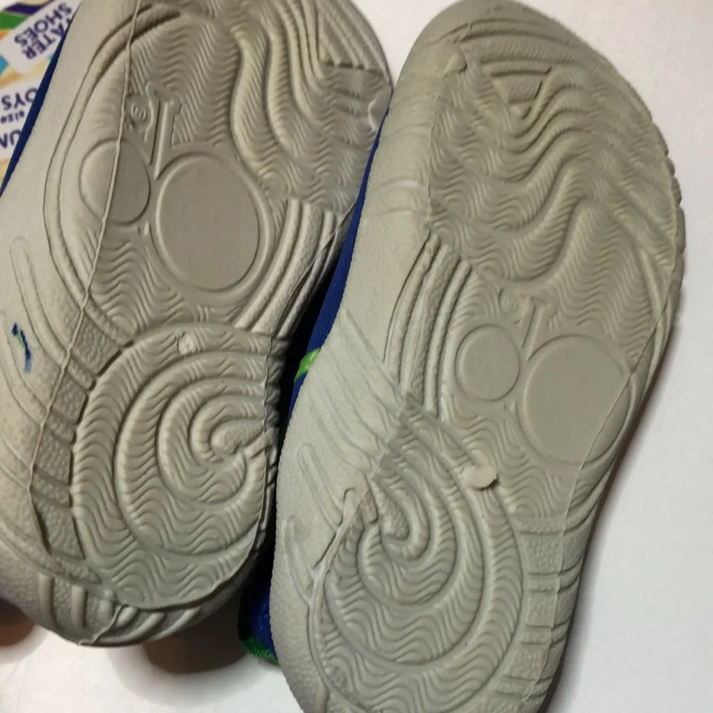 OP Water Shoes Boys Size 7/8 Medium